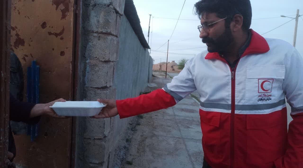 توزیع 400 پرس غذای گرم در طرح سفرههای مهربانی در ماه مبارک رمضان