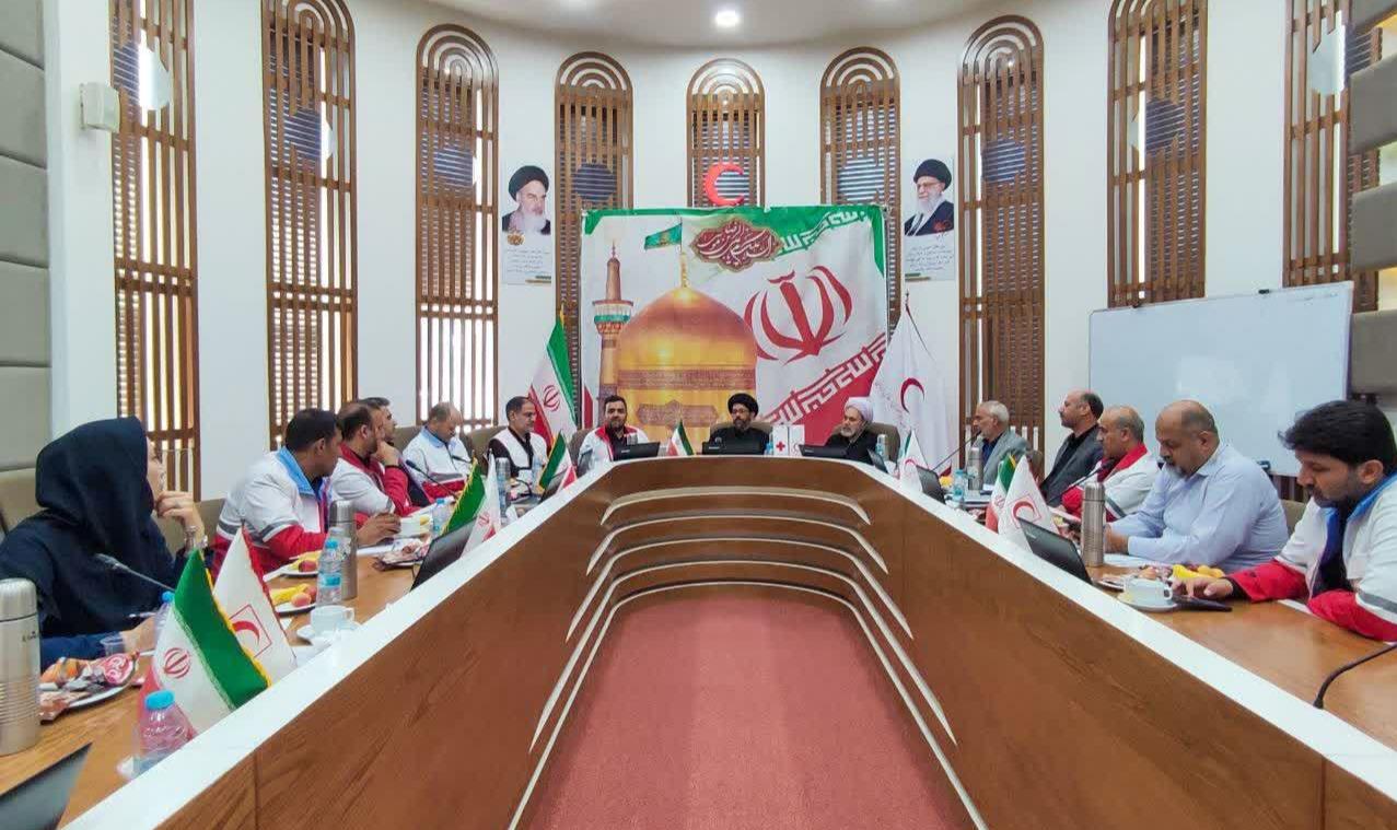جلسه هیئت مدیره هلال احمر استان با حضور رئیس سازمان جوانان جمعیت هلال‌احمر در مشهدمقدس